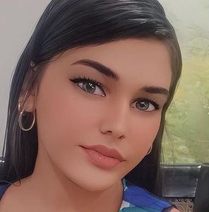 Meet your Posher, Daniela